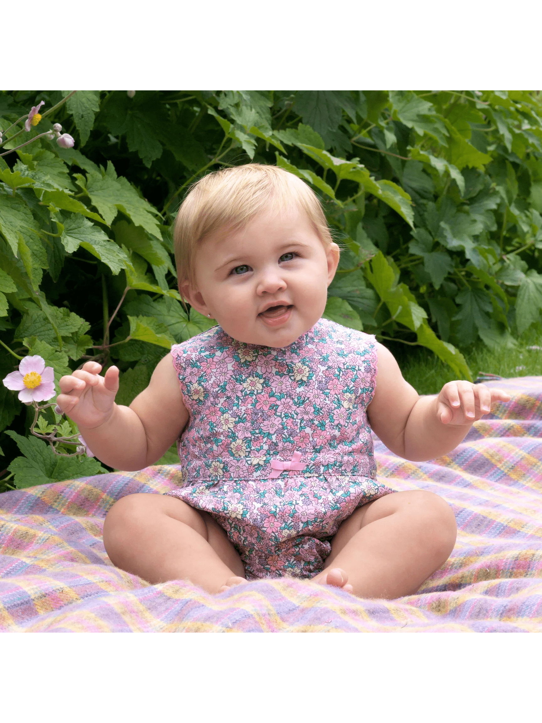 Floral Scalloped Bubble