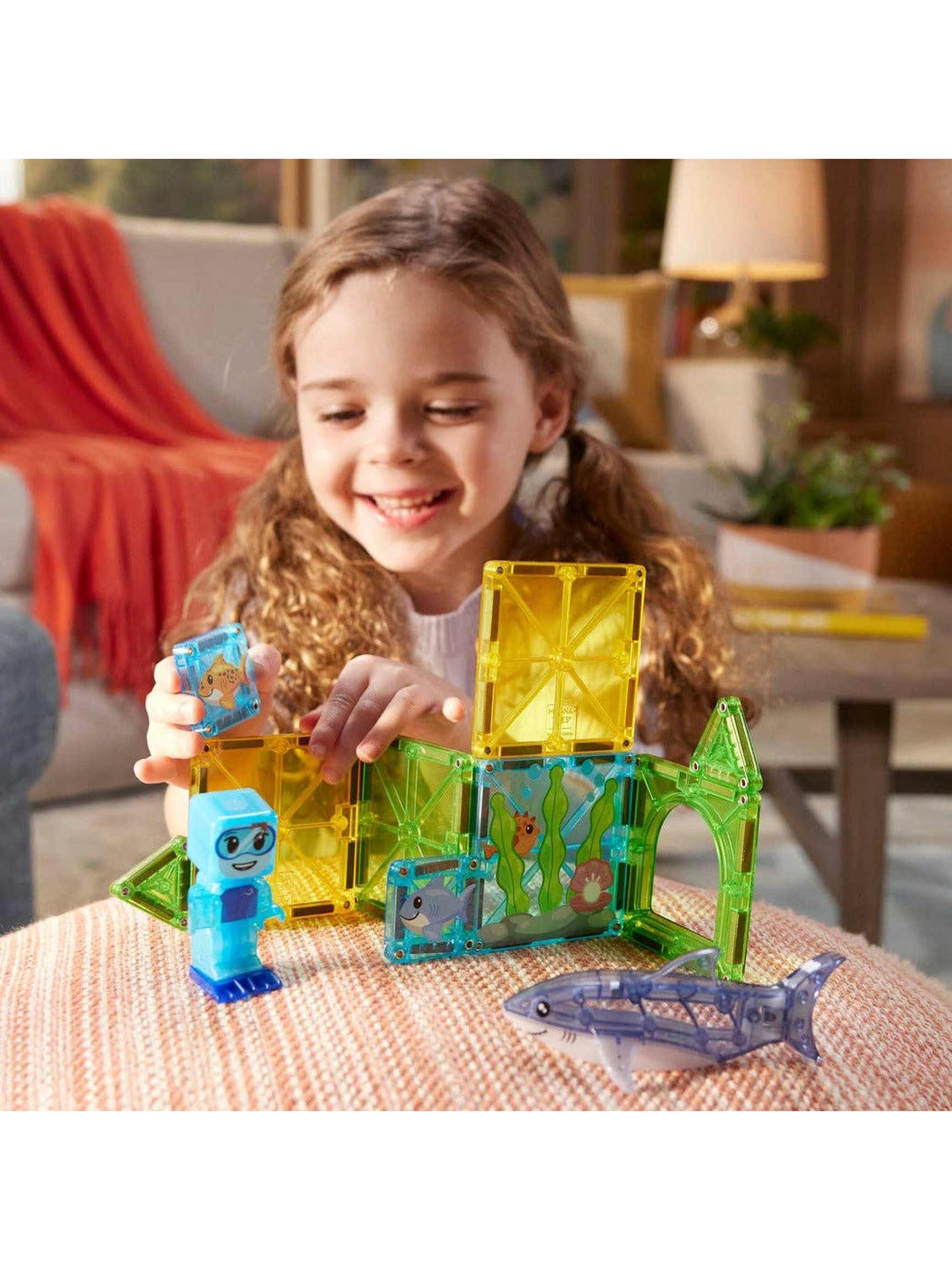 Shark Dive 13 Piece Set