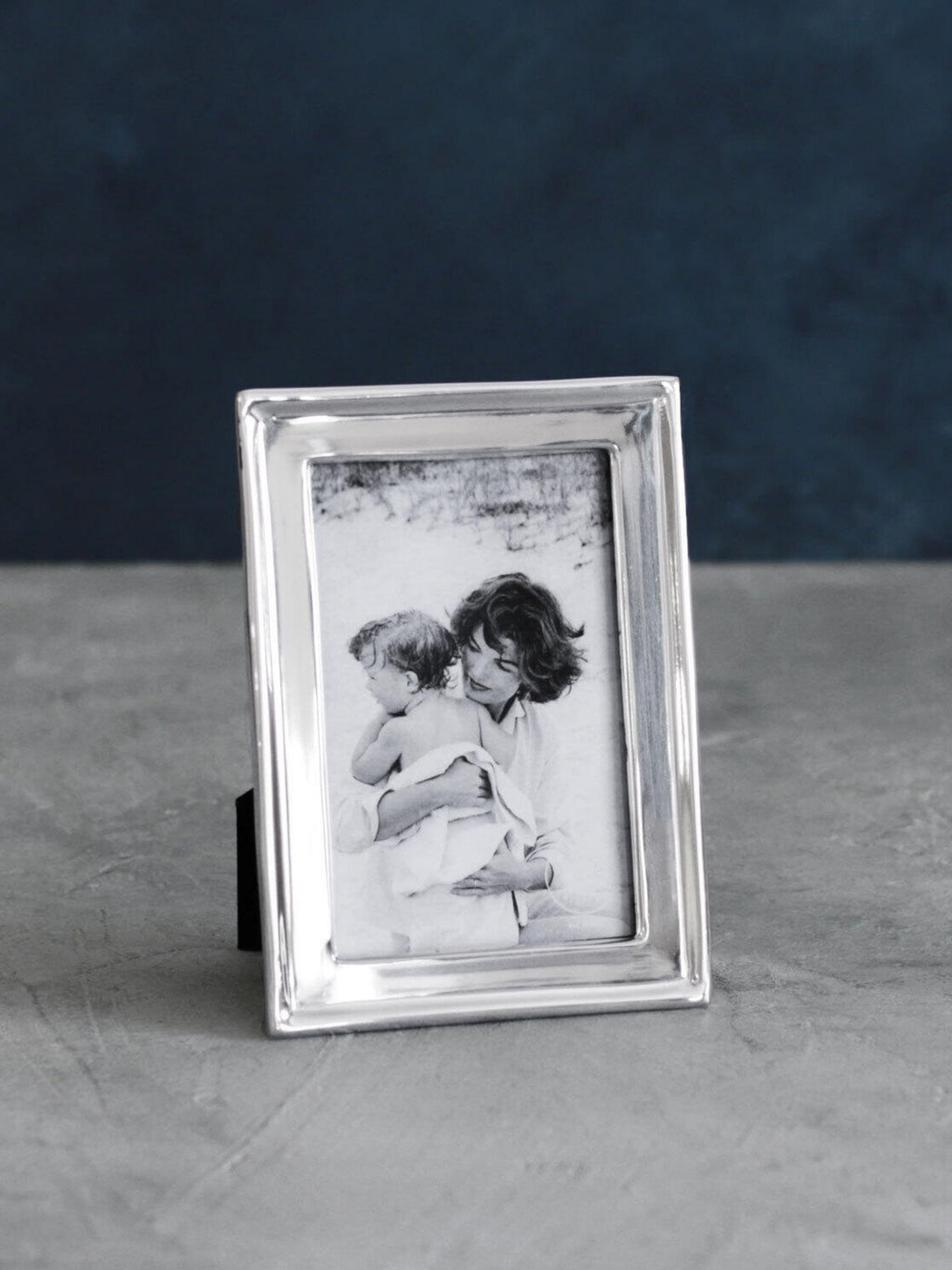 Jason 4" x 6" Vertical Frame